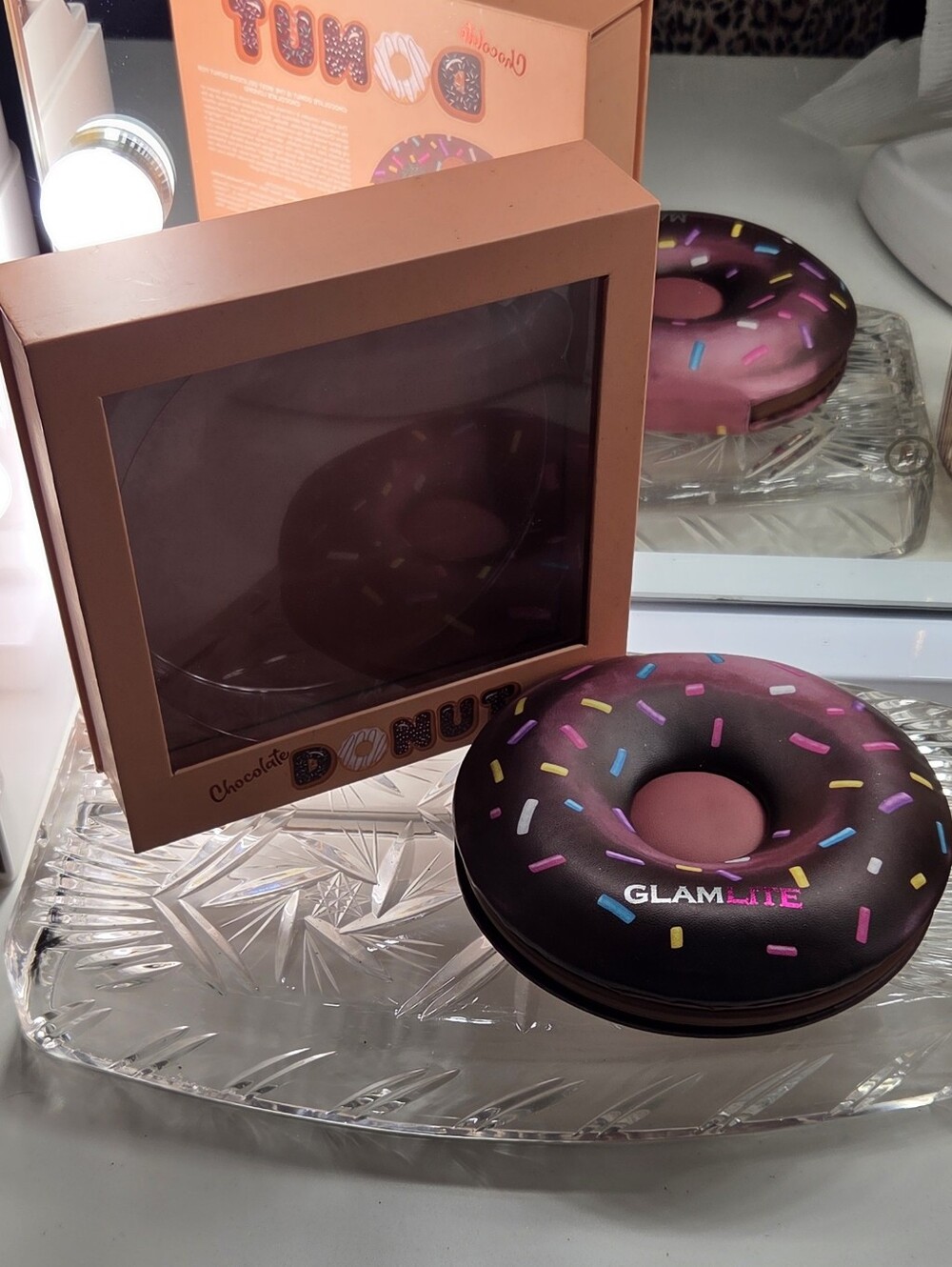 GLAMLITE CHOCOLATE DONUT EYESHADOW PALETTE WITH ORIGINAL BOX